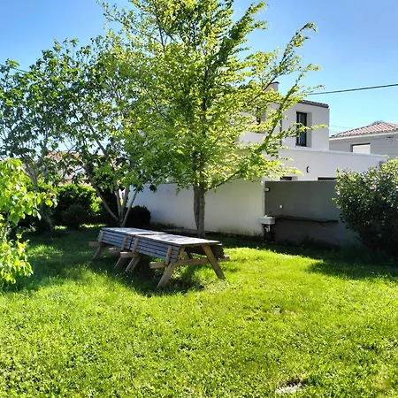 Dom wakacyjny Maison 5 Chambres Avec Grand Jardin Les Sables-dʼOlonne